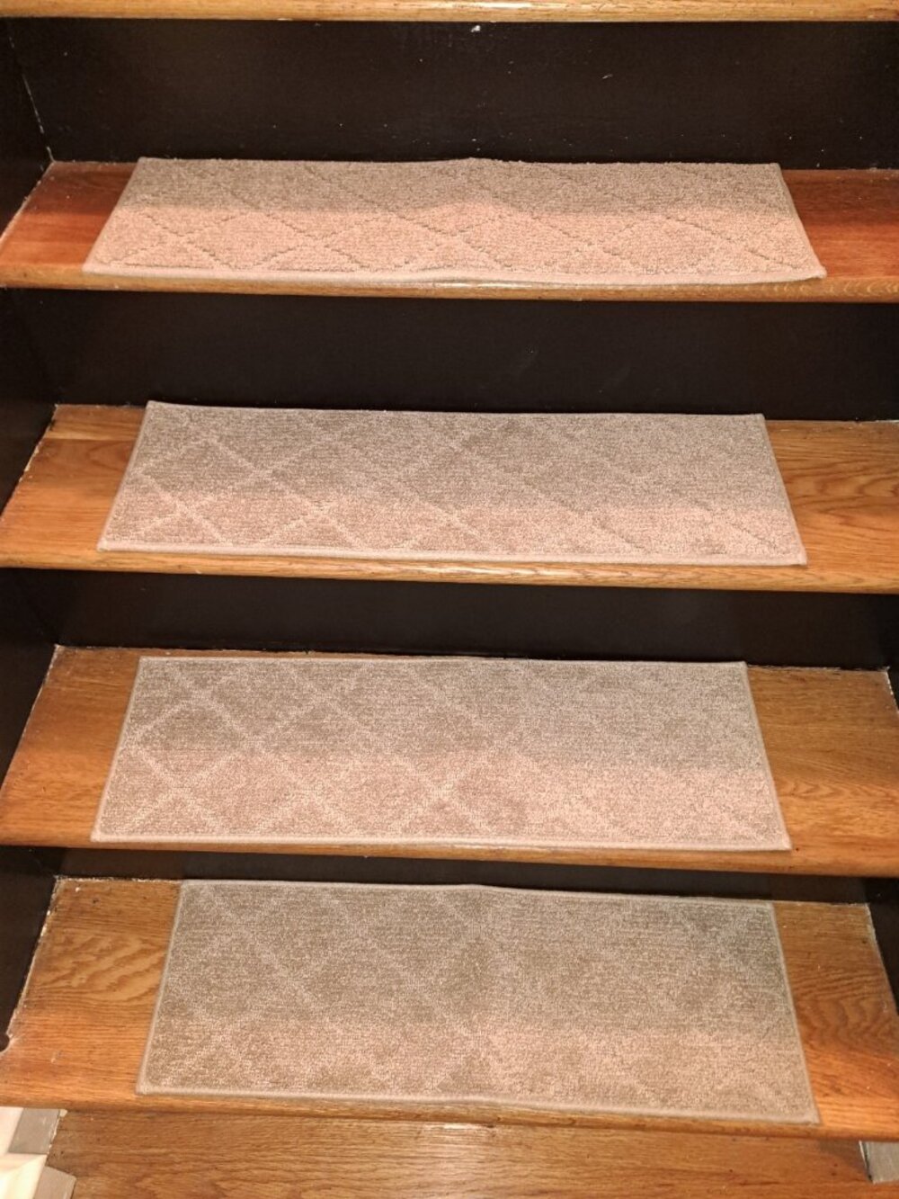 Cosy Homeer Carpet Rug Edging Stair Treads Non-Slip 28" X 9" Beige 4 Pieces NEW